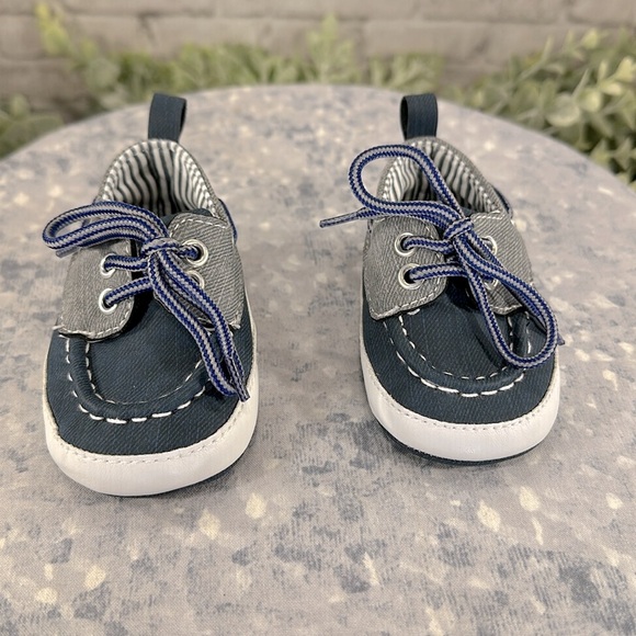 Rising Star ⭐️ Navy & Gray Soft Vinyl Boat Shoes Infant Boy Size 3 to 6 months - Picture 2 of 8